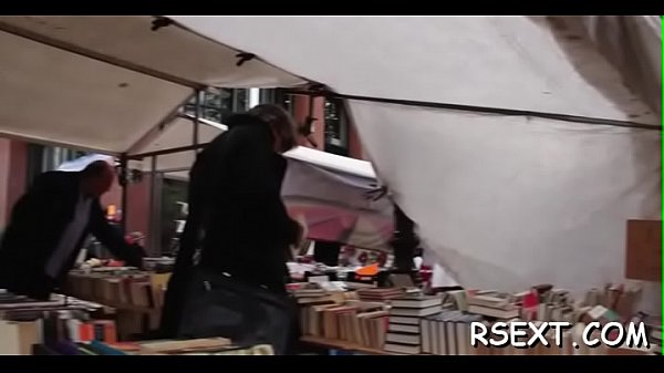 Hot hooker with tiny pantoons gets trimmed puss...