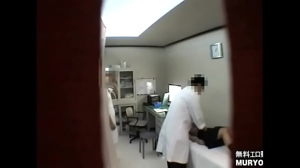 Nice buddy 19-year-old female college student Hiromi  irregularity Palpation Devil's obstetrics and gynecology examination Hidden camera File03-B