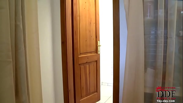 Melanie explodes in the shower!