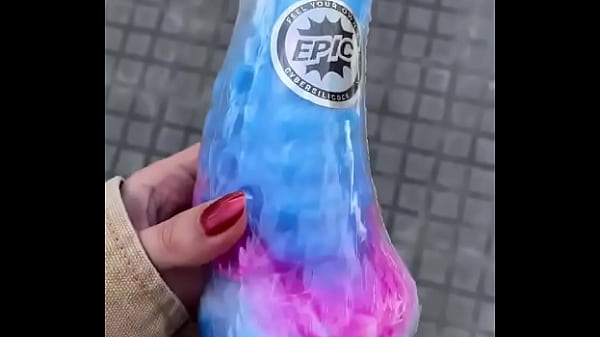 Por las calles de Barcelona luciendo mi nuevo y más deseado juguetito ️ MiOrgasmostore