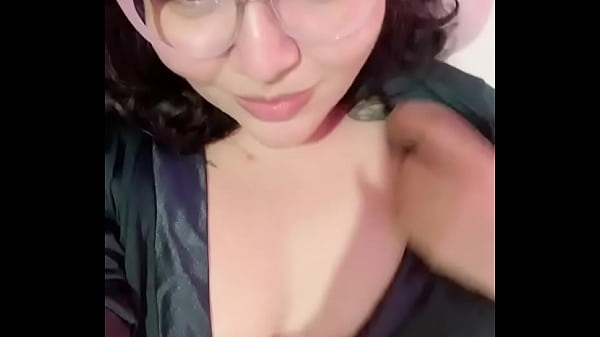 A BBW gosta de mostrar a buceta e tetas enormes