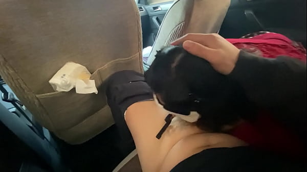 内射饥渴难耐的熟女,强行脱裤子深喉口交,骚逼痒死了