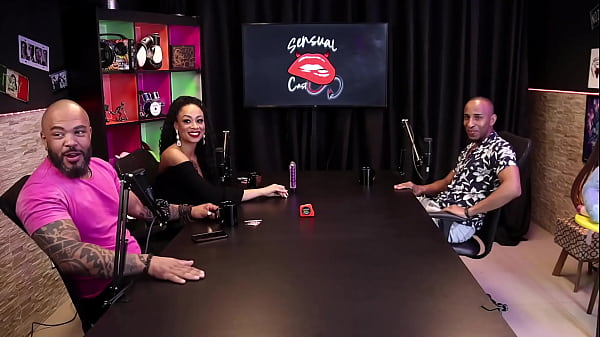 black shows his dick after saying he needed stitches, which he couldn't do because the woman was strange and had an infection - black Top Delícia (SHEER/RED)