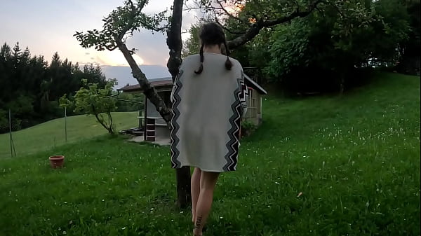 Download Video - I walk and undress outdoors because I'm too excited