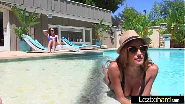 (Chloe Amour & Raven Rockette) Lez Girls Kissing And Licking Thier Wet Pussy movie-10