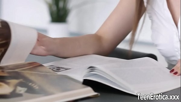 Download Video - Lola takes it in the ass