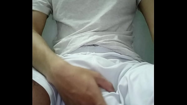 Khi ở nhà một mình