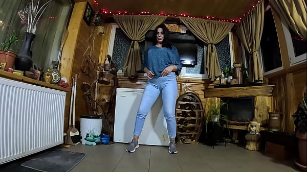 Cameltoe MILF Twerks in Jeans – Blowjob & Cum All Over My Puffy Jacket 334