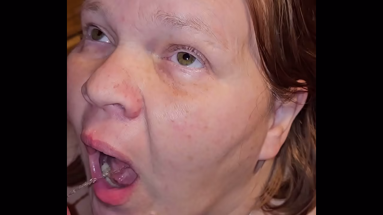 Pissing in wife'_s mouth