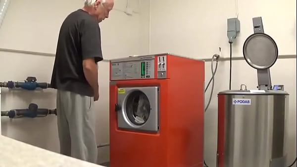 Download Video - Roger Virre in a public laundry