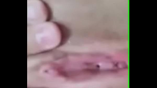 Blonde Chaude Se Masturbe