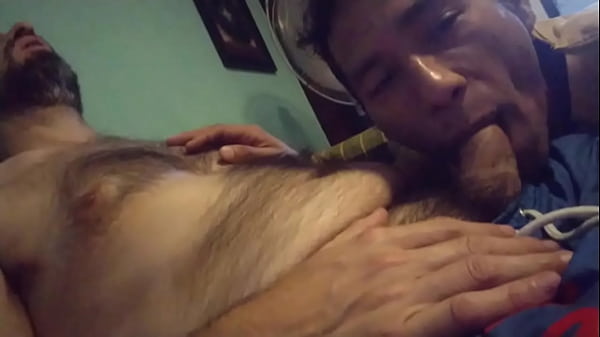 Download Video - Saboreando la pija de mi macho peludo