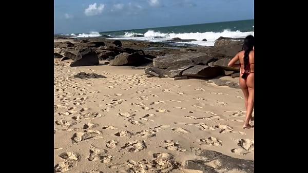 Dogging with a stranger on the beach bareback