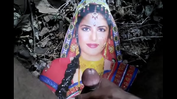 Download Video - Desi Boy Tribute With Actress Katrina Kaif