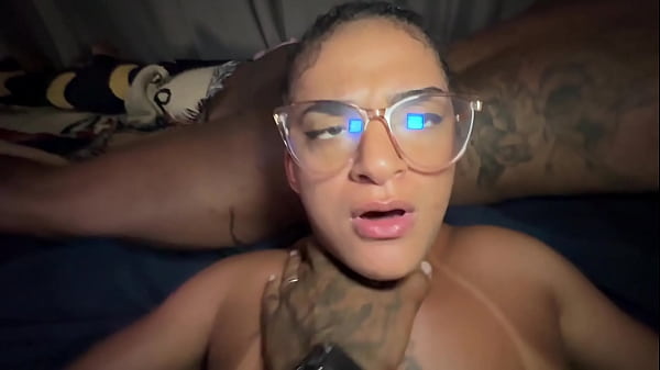 Acabei fudendo a mulher do meu T. I. O, a safada estava cheia de tes&atilde;o e acabei fudendo seu bucet&atilde;o e leitando gostoso. O corninho do meu tio chupou a sua buceta cheia de leite