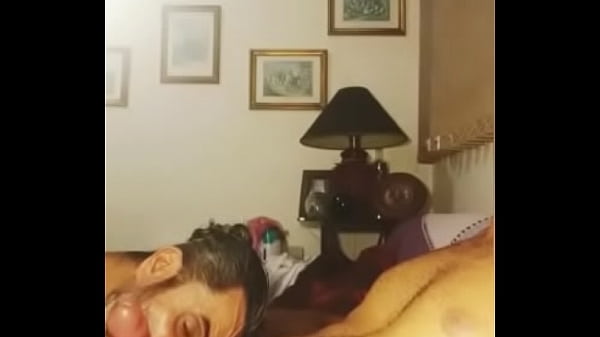 Download Video - De joelho mamando a pirocona de 24 cm