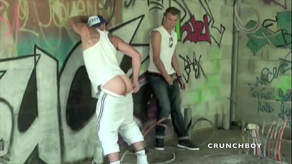 1492 RILEY fucked by Kameron frost