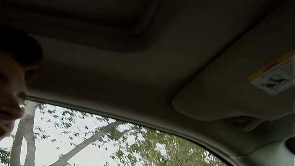 Skylar is an amateur who refuses to remove her denim shirt throughout this entire hardcore...