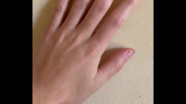 thumb malik hand