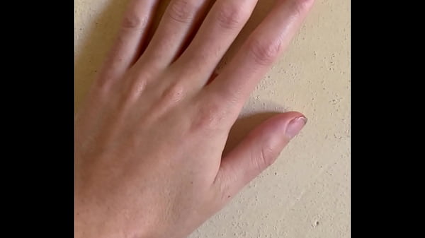 thumb malik hand