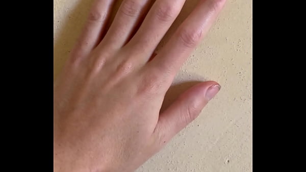 thumb malik hand