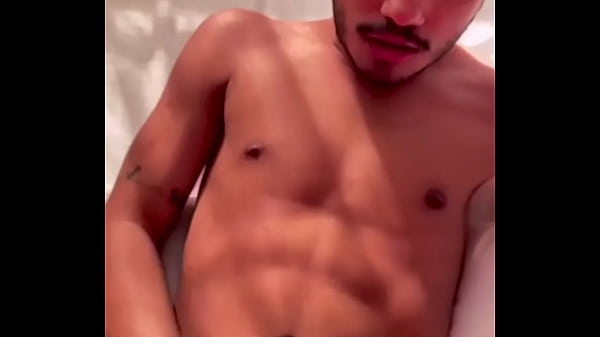 Roscariano levando pirocada de amigo