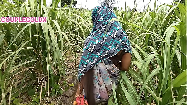 Komal was working in the field when Malik said come to the ST site and started fucking