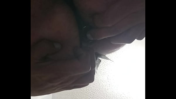 Shonxxx77 playing with her ass