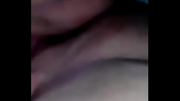 Gime demasiado rico para su novio