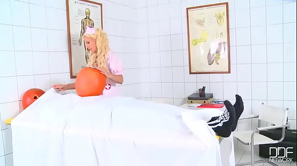 Hot nurse's Halloween blowjob
