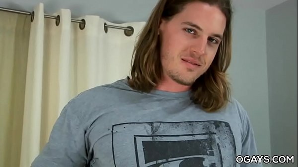 Download Video - Hunk guy Kip Johnson jerking off his cock