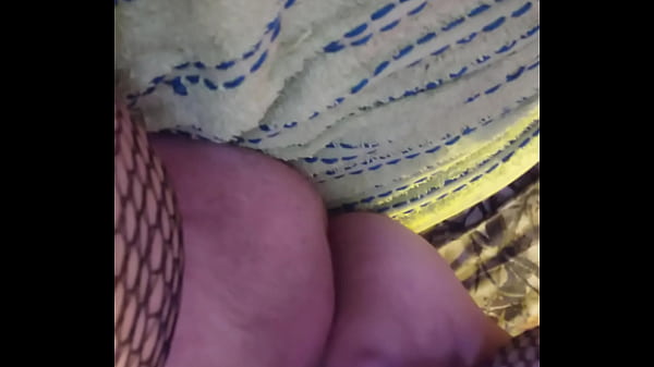 thumb huge squirt