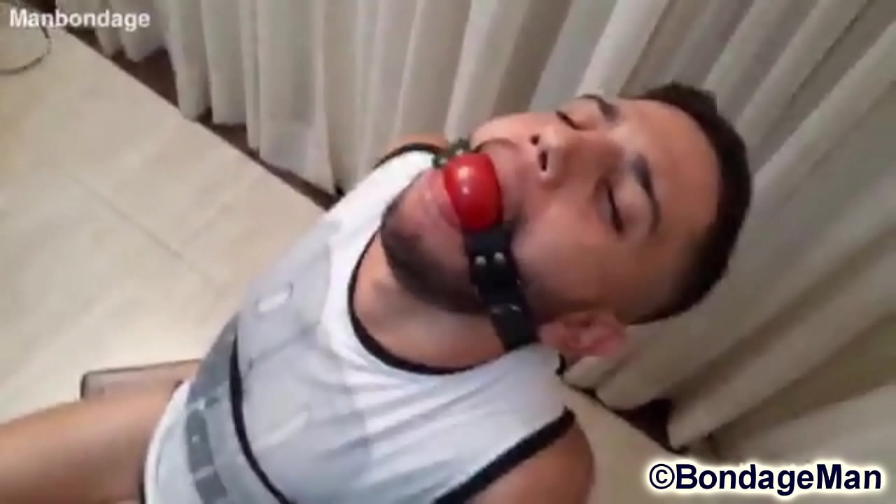 Tavinho en bondage es amordazado muchas veces para la prueba de mordaza de la audición
                   bdsm bondage gagged ballgagged male bondage bondageman twink tied up gagged muchos negros