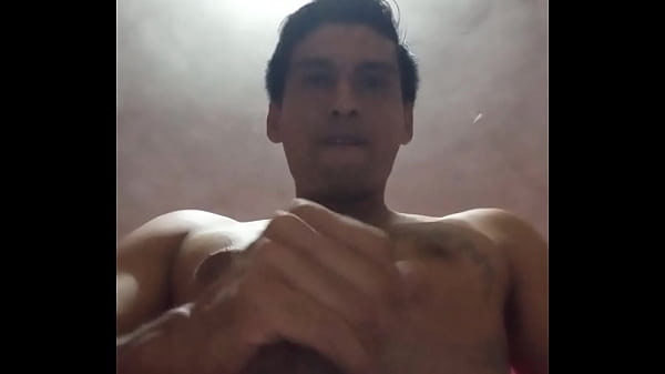 Tirer Ma Bite Et Regarder La Caméra