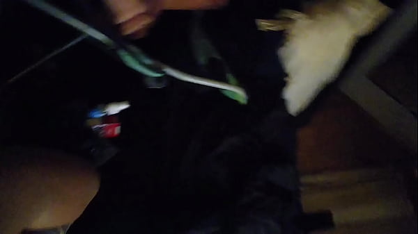 Mujer trans masturbándose
                   Mujer trans masturbándose muchos negros