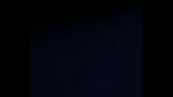 Chica hermosa completamente desnuda