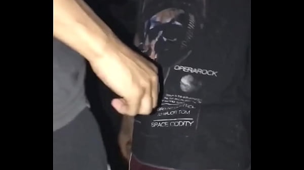 Dotado e grosso me botou pra mamar na casa aban...