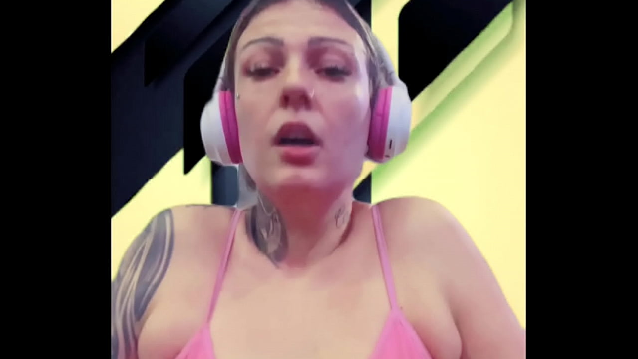 Estaba toda sudada, mi coño goteaba y estaba loca de lujuria en el gimnasio. Llamé a mi amiga para que viniera a ducharse conmigo al vestuario. (Si pagamos ahí mismo lo haré público).
                    sexy busty brazil toilet gostosa brown eyes perfect ass natural tits big natural tits white girl perfect tits public toilet white skin gape farts dripping wet pussy sagging tits only women lesbian attraction perfect shape tits muchos negros