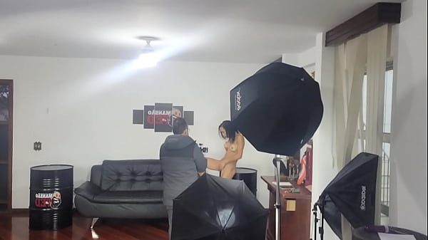 Crazy with the hot ballads at Ted's Mansion? Paty Bumbum and El Toro De Oro Priscila Belini