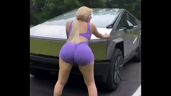 Wanna go.. &ldquo;hiking&rdquo; with me?