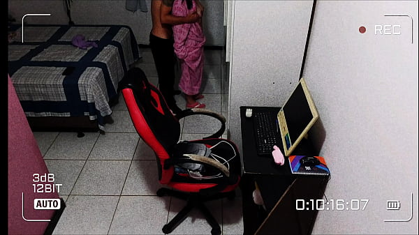 brazilscreen - CASADA TRAINDO O MARIDO COM VIZINHO DA CASA AO LADO