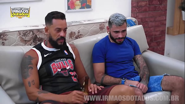 Download Video - FODENDO UM HETERO PELA PRIMEIRA VEZ