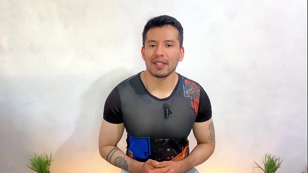 Joven de 20años rellena el culo del Barbero Col...