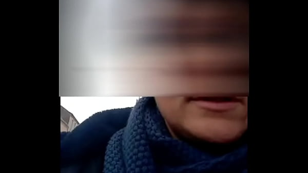 j'arrive dans la rue où je dois visiter l'appartement ... je vois au loin un ...