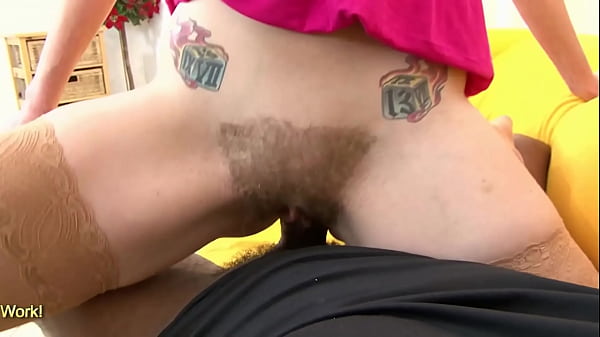 MILF Wraps Her Saggy Pussy Lips Around A Hard BBC