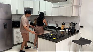 rico culo blanco estaba reposado en mi cocina y me corro en el