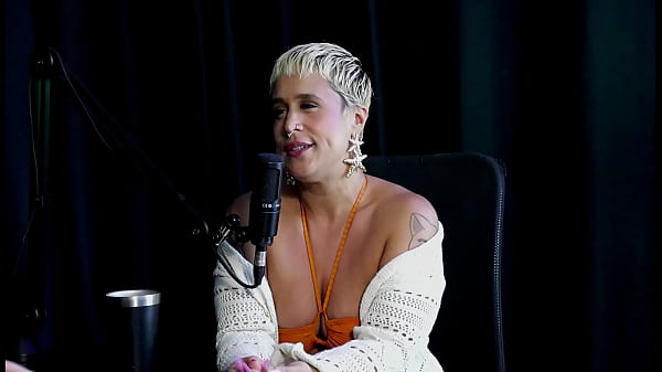 Her strength is showing off, she feels authentic, she misses foreplay, she doesn't go out with men without plans and when she kisses women... - Just Joana (WATCH ON: SHEER/RED)