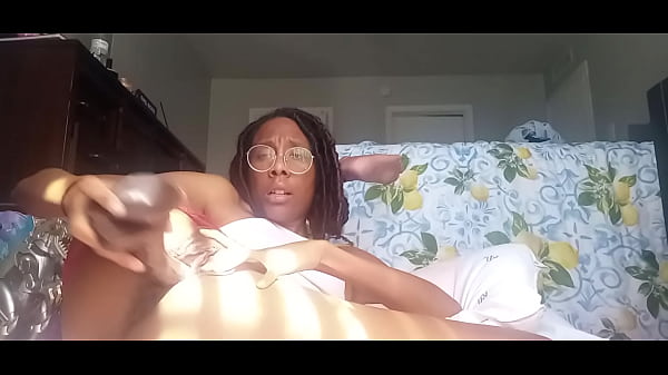 Qutie Quinn fucks herself with huge dildo