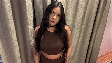 BIG-BUTTED LATINA NEIGHBOR HELPS ME WITH THERAPY! - SPANISH PORN