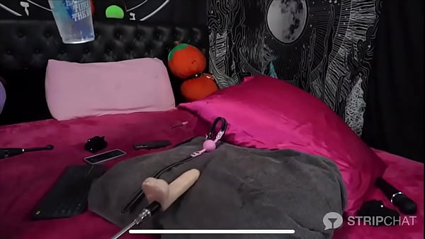 Goth slut Jessica Kay cums hard from dildo machine